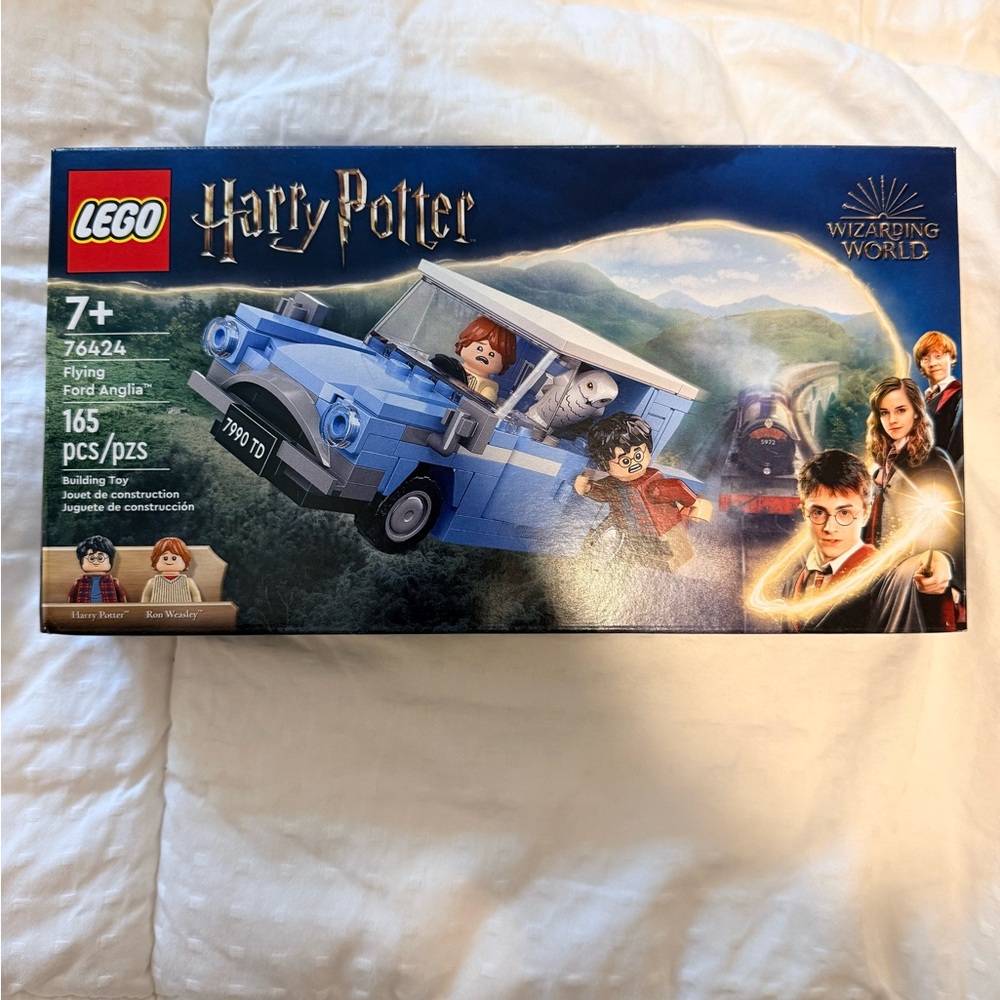 LEGO Harry Potter Light Blue Flying Ford Anglia Building Set
